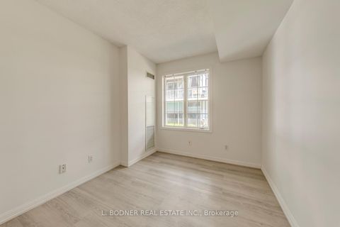 Photo 11 at 116 - 70 Douro Street, Niagara, Toronto