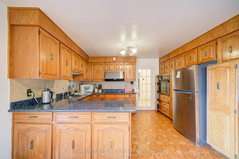 Photo 7 at 2908 Victoria Park Avenue, Pleasant View, Toronto