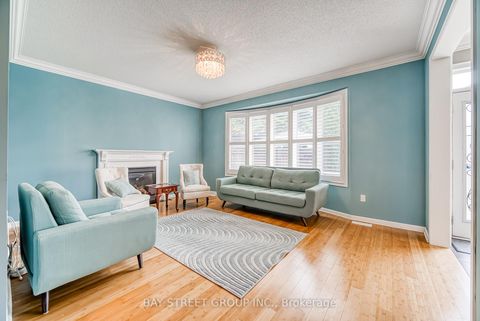 Photo 11 at 604 Mavrinac Boulevard, Bayview Northeast, Aurora
