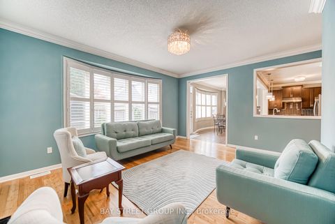 Photo 12 at 604 Mavrinac Boulevard, Bayview Northeast, Aurora