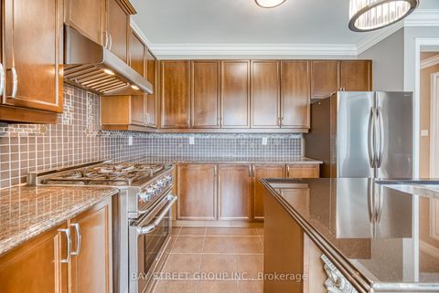 Photo 13 at 604 Mavrinac Boulevard, Bayview Northeast, Aurora