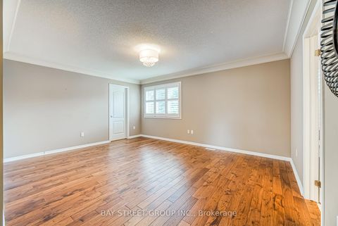 Photo 25 at 604 Mavrinac Boulevard, Bayview Northeast, Aurora