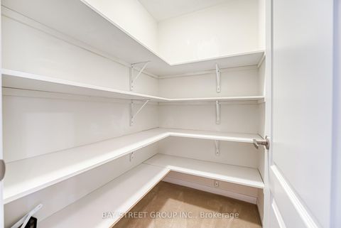 Photo 39 at 604 Mavrinac Boulevard, Bayview Northeast, Aurora