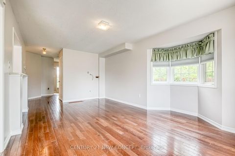 Photo 10 at 2174 Taggart Crt, Alcona, Innisfil