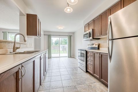 Photo 11 at 2174 Taggart Crt, Alcona, Innisfil