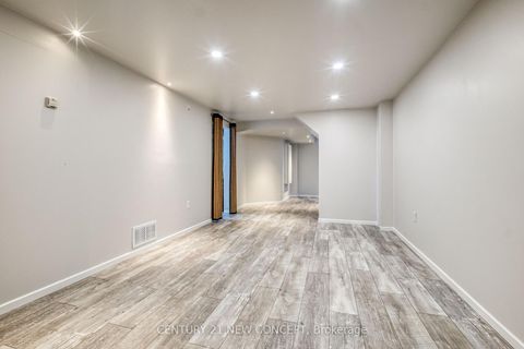 Photo 40 at 2174 Taggart Crt, Alcona, Innisfil