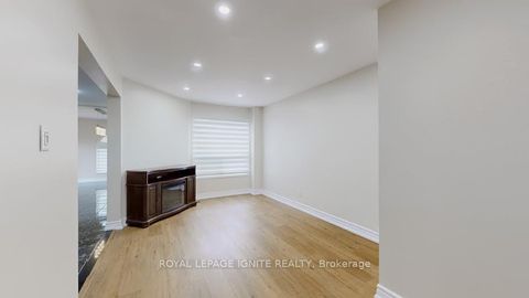 Photo 11 at 18 Littleborough Court, Highland Creek, Toronto