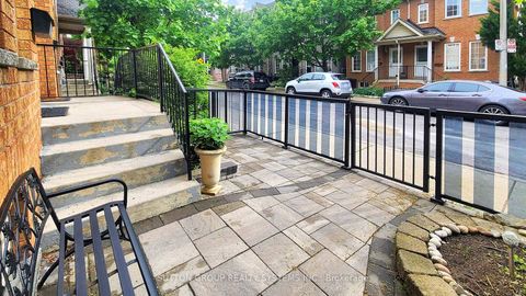 Photo 2 at 180 Rankin Crescent, Junction, Toronto