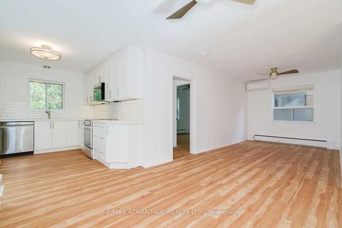 Photo 10 at 108 Hubbard Boulevard, The Beaches, Toronto