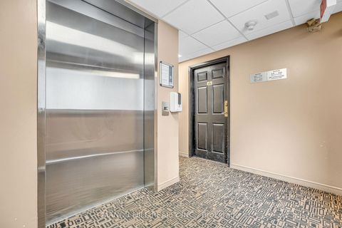 Photo 3 at 301 - 2351 Kennedy Road, Malvern West, Toronto
