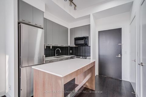 Photo 4 at 334 - 9471 Yonge Street E, Observatory, Richmond Hill