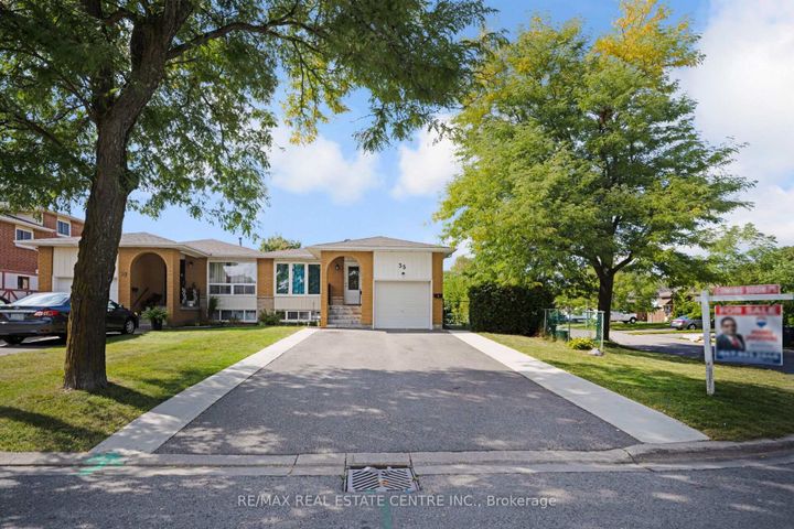 Photo 1 at 35 Madison Street, Central Park, Brampton