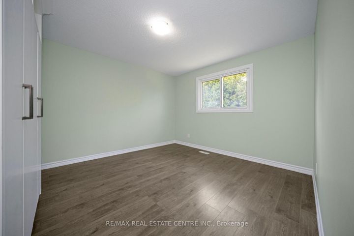 Photo 16 at 35 Madison Street, Central Park, Brampton