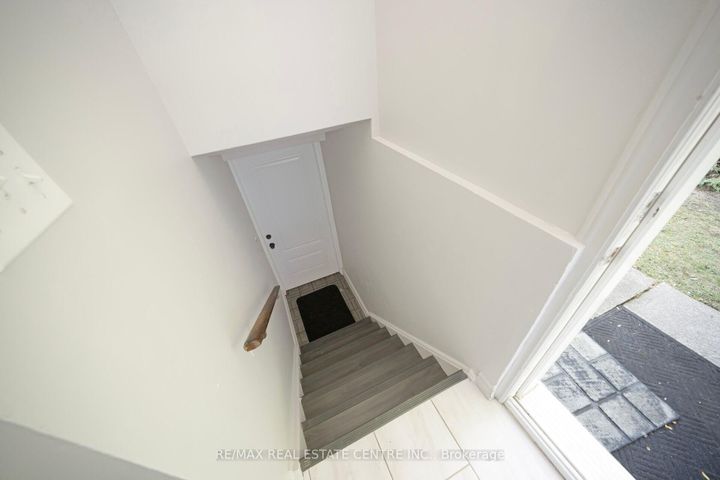 Photo 24 at 35 Madison Street, Central Park, Brampton