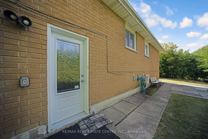 Photo 39 at 35 Madison Street, Central Park, Brampton