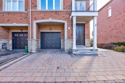 Photo 3 at 136 Vittorio De Luca Drive, East Woodbridge, Vaughan