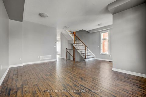 Photo 6 at 136 Vittorio De Luca Drive, East Woodbridge, Vaughan