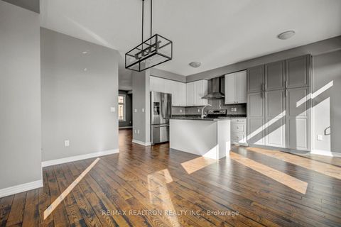 Photo 8 at 136 Vittorio De Luca Drive, East Woodbridge, Vaughan