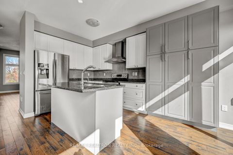 Photo 9 at 136 Vittorio De Luca Drive, East Woodbridge, Vaughan