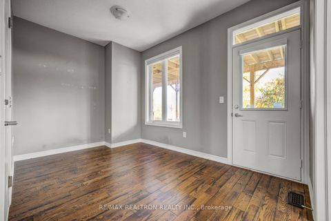 Photo 16 at 136 Vittorio De Luca Drive, East Woodbridge, Vaughan