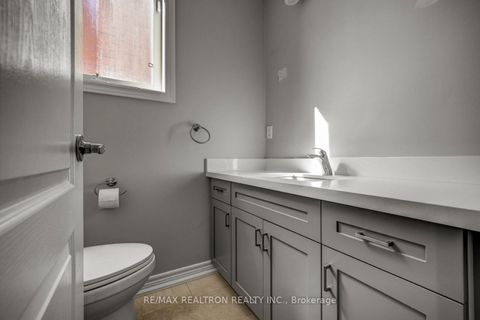 Photo 17 at 136 Vittorio De Luca Drive, East Woodbridge, Vaughan