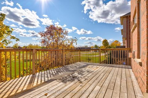 Photo 19 at 136 Vittorio De Luca Drive, East Woodbridge, Vaughan
