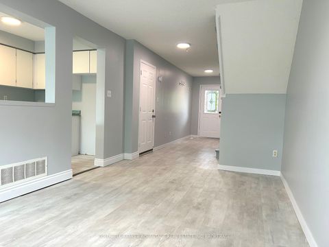 Photo 3 at 16 Cunningham Drive, Ardagh, Barrie Photo 3 at 16 Cunningham Drive, Ardagh, Barrie