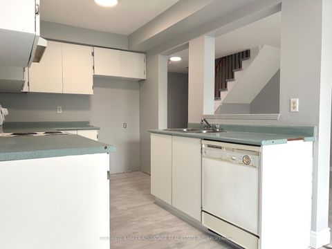 Photo 10 at 16 Cunningham Drive, Ardagh, Barrie