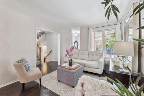 Photo 4 at 15 Blanchard Court, Brooklin, Whitby