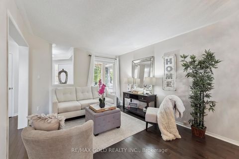 Photo 5 at 15 Blanchard Court, Brooklin, Whitby