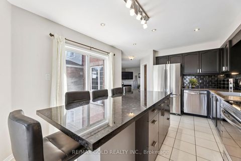 Photo 10 at 15 Blanchard Court, Brooklin, Whitby