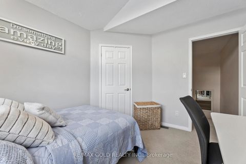 Photo 21 at 15 Blanchard Court, Brooklin, Whitby