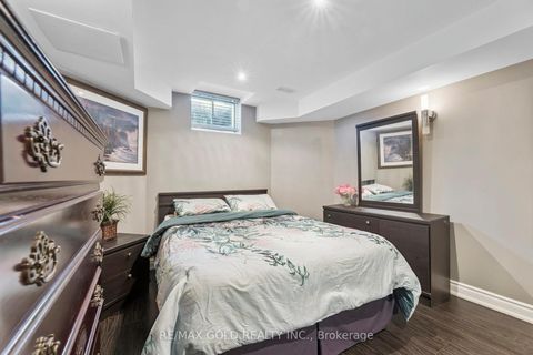 Photo 36 at 15 Blanchard Court, Brooklin, Whitby