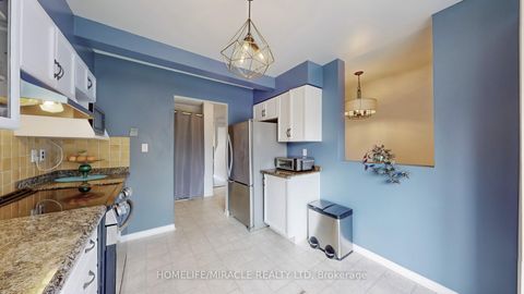 Photo 14 at 4 William Curtis Circle, College Manor, Newmarket