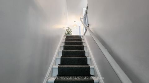 Photo 32 at 4 William Curtis Circle, College Manor, Newmarket