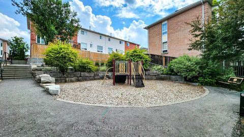 Photo 36 at 4 William Curtis Circle, College Manor, Newmarket