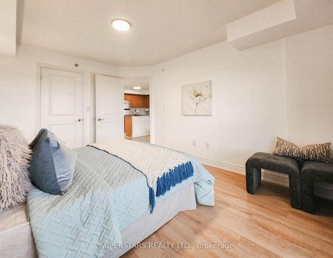 Photo 13 at 701 - 760 Sheppard Avenue W, Bathurst Manor, Toronto