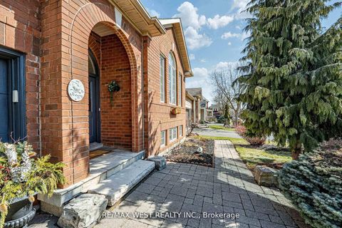 Photo 1 at 2223 Lapsley Crescent, WM Westmount, Oakville