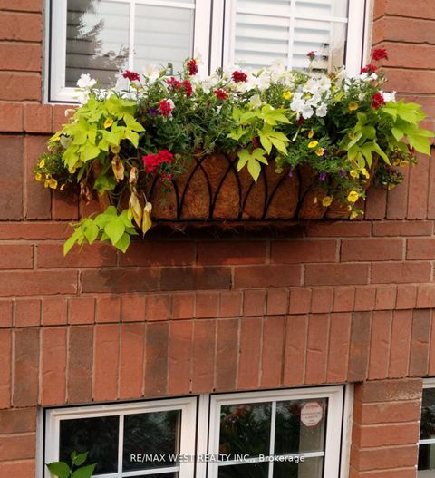 Photo 3 at 2223 Lapsley Crescent, WM Westmount, Oakville