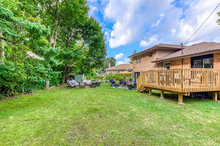 Photo 25 at 4 Haregate Court, Richview, Toronto