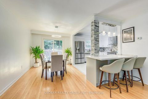 Photo 4 at 4 Haregate Court, Richview, Toronto