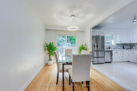 Photo 5 at 4 Haregate Court, Richview, Toronto