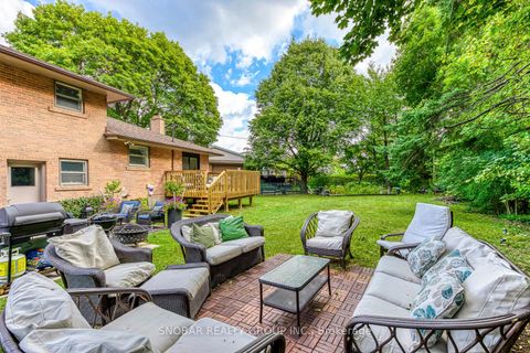 Photo 22 at 4 Haregate Court, Richview, Toronto