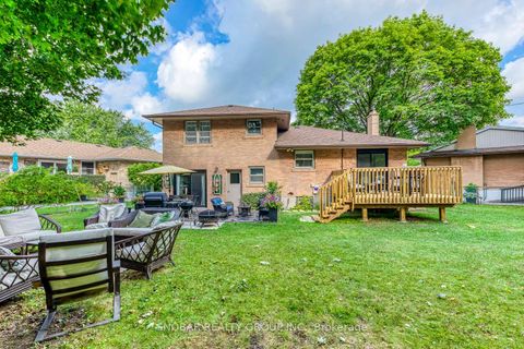 Photo 24 at 4 Haregate Court, Richview, Toronto