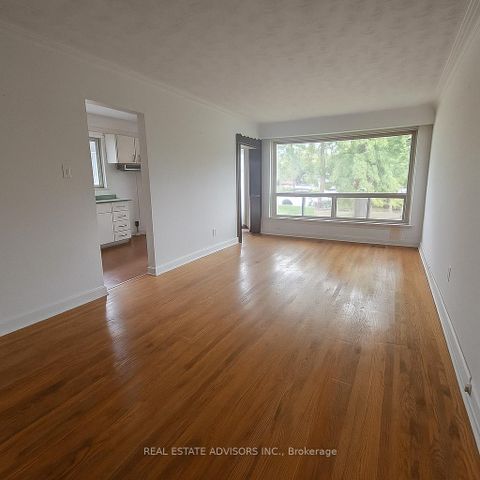 Photo 1 at 8 Virgilwood Drive, Branson, Toronto Photo 1 at 8 Virgilwood Drive, Branson, Toronto