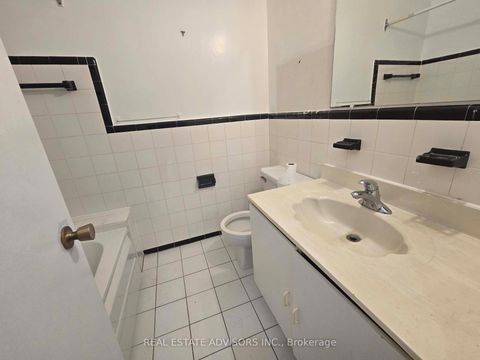 Photo 5 at 8 Virgilwood Drive, Branson, Toronto Photo 5 at 8 Virgilwood Drive, Branson, Toronto