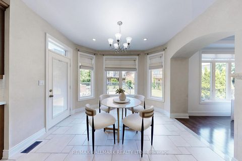 Photo 13 at 420 Paradelle Drive, Oak Ridges Lake Wilcox, Richmond Hill