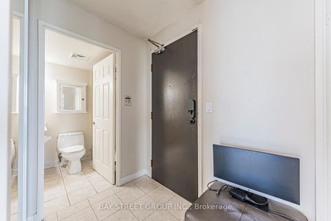 Photo 4 at 3802 - 23 Hollywood Avenue, Willowdale East, Toronto