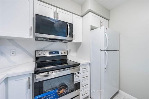 Photo 7 at 402 - 4 Elsinore Path, New Toronto, Toronto Photo 7 at 402 - 4 Elsinore Path, New Toronto, Toronto