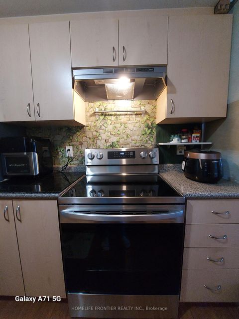 Photo 18 at 911 - 15 Maplewood Avenue, Cedarvale, Toronto